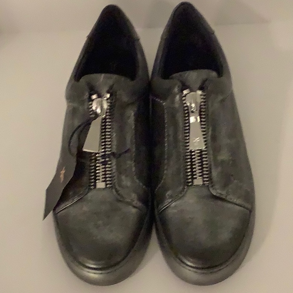Frye Lena Zip Low